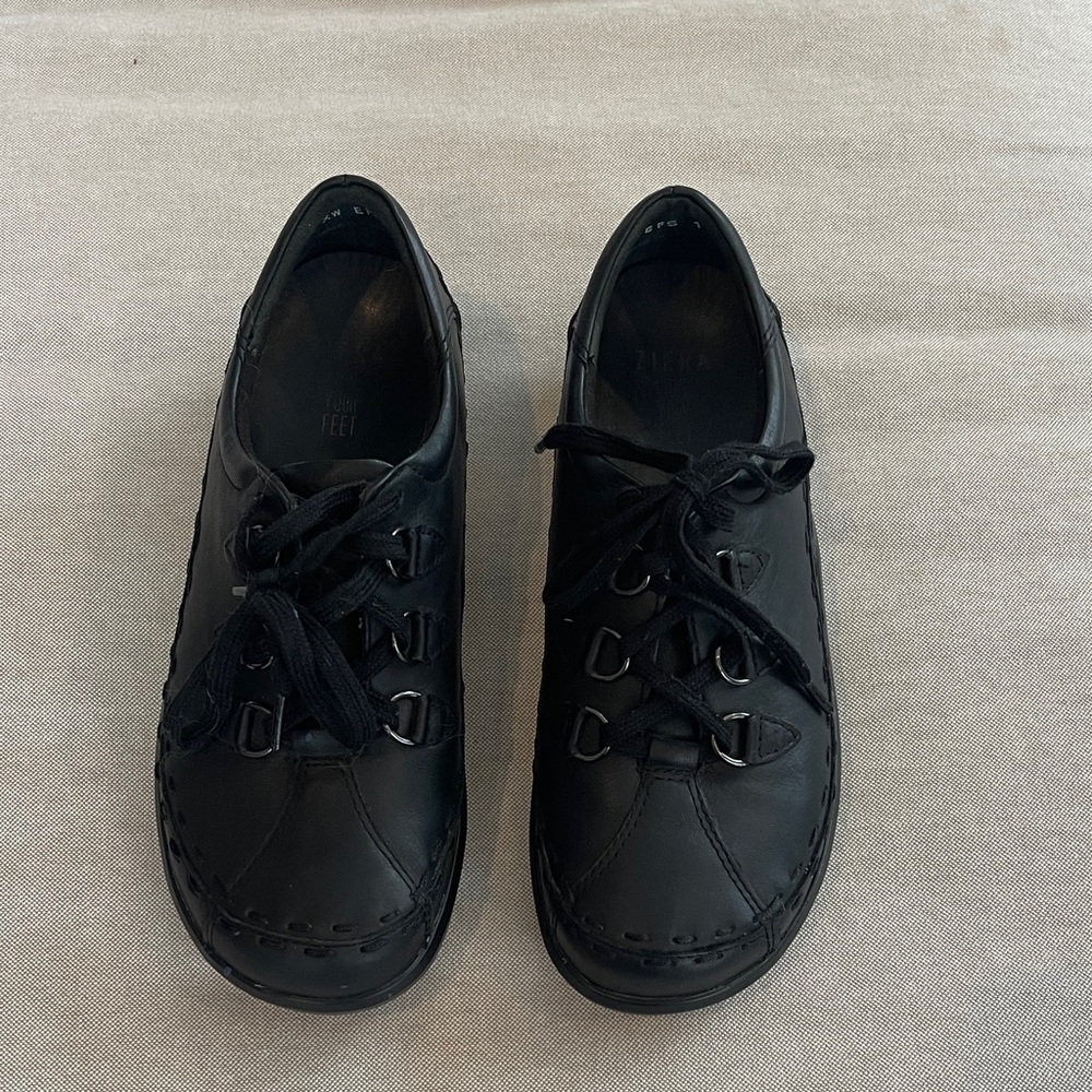 Ziera Allsorts Black Leather Lace-Up Shoes. Sz 37 1/2 XW